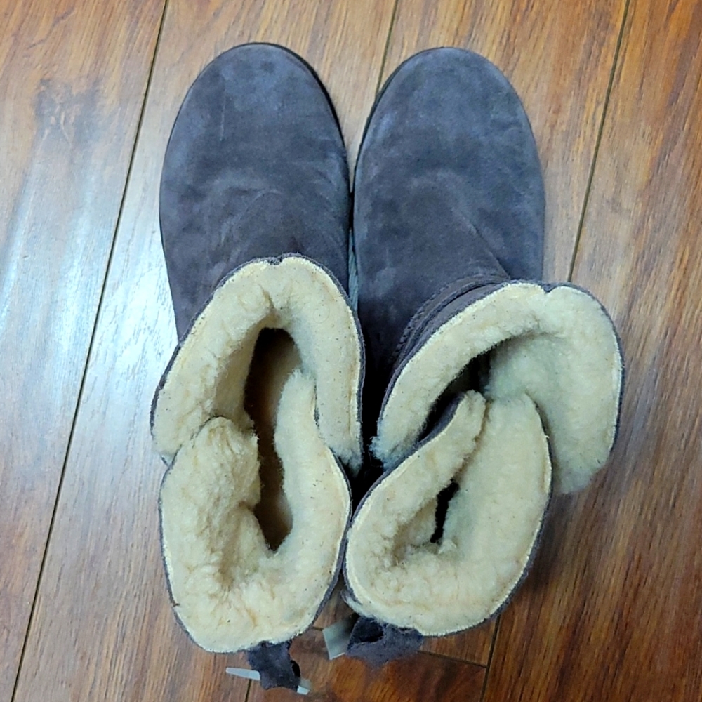 Bear Paw Wellington Fig, short boots, size 9